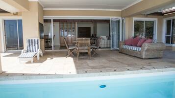 Classic House | Kolam renang terbuka | Kolam renang terbuka