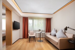 Deluxe Suite | Premium bedding, down comforters, memory foam beds, in-room safe - Suisse Place Serviced Apartment Shanghai Hongqiao Gubei Lijia (Shanghai)