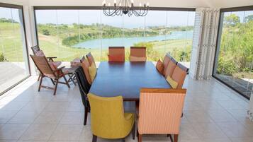 Deluxe House, Multiple Beds | In-room dining