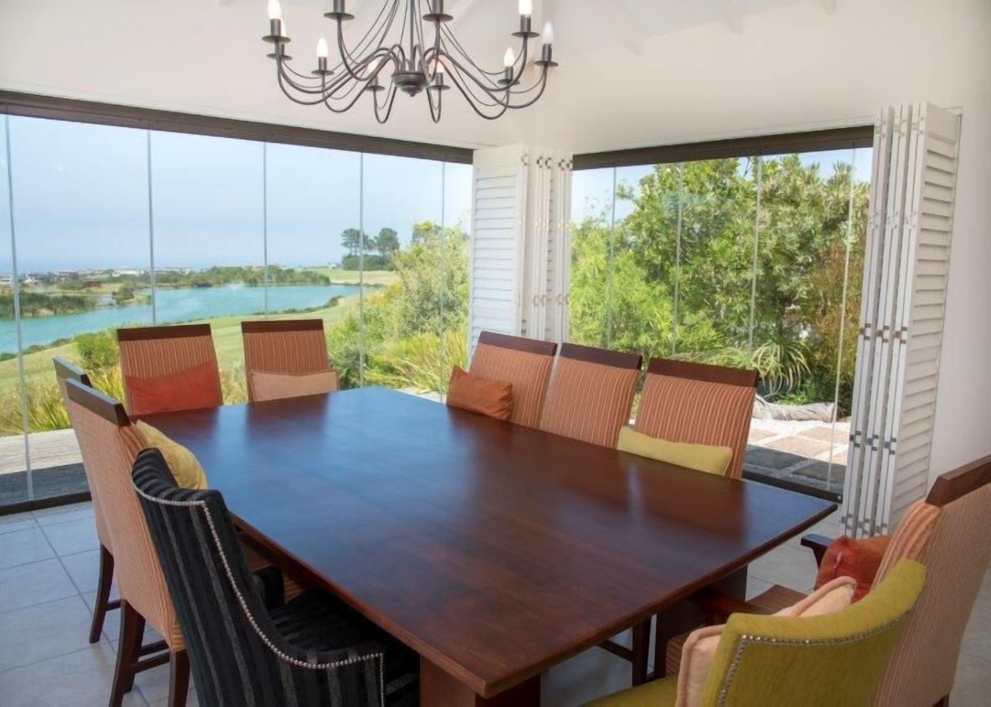 Deluxe House, Multiple Beds | In-room dining