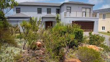 Deluxe House, Multiple Beds | Front of property