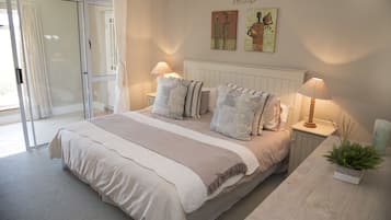 Comfort House | 3 bedrooms, iron/ironing board, free cots/infant beds, WiFi