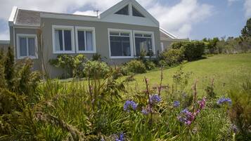 Comfort House | Exterior