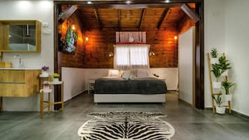 Romantic Suite, Non Smoking | 1 bilik tidur, bar mini, ruang kerja komputer riba