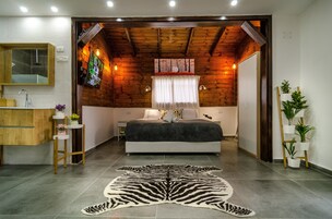 浪漫套房, 非吸煙房 | 1 間睡房、迷你吧、手提電腦工作空間、遮光窗簾/窗簾