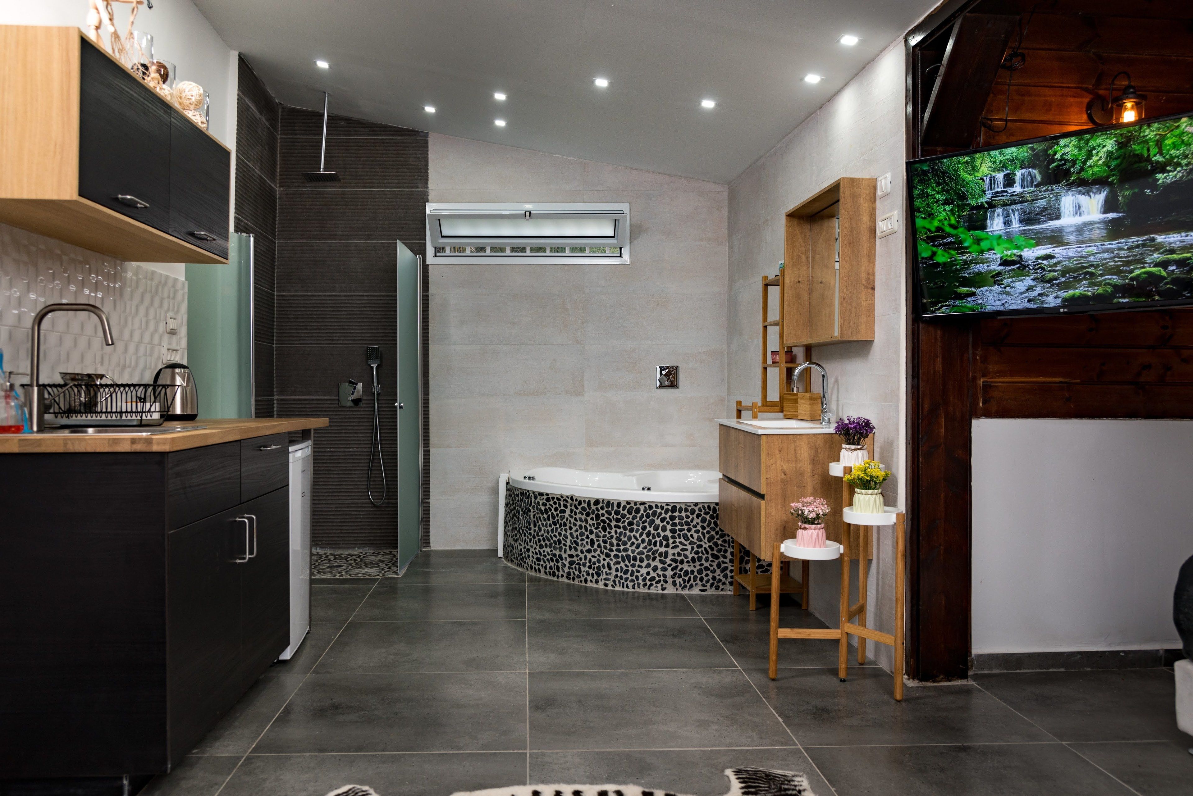 Photo - Hofesh Yehonatan Cabin - Tiberias Promenade