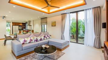 4-Bedroom Villa with Private Pool | Living area