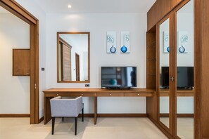 4-Bedroom Villa with Private Pool | 客房服务设施