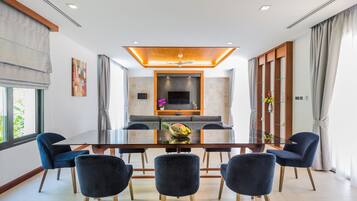 4-Bedroom Villa with Private Pool | In-room dining