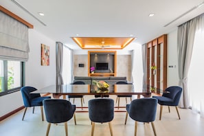 4-Bedroom Villa with Private Pool | In-room dining