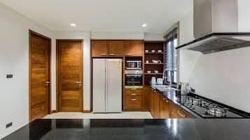 4-Bedroom Villa with Private Pool | ์ ์ฉ ์ฃผ๋ฐฉ | ๋์ฉ๋ ๋์ฅ๊ณ , ์ ์๋ ์ธ์ง, ์ค๋ธ, ์ฟกํ