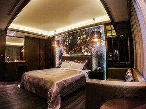 华丽双人房 | 特色装修、遮光窗帘、隔音、免费 WiFi