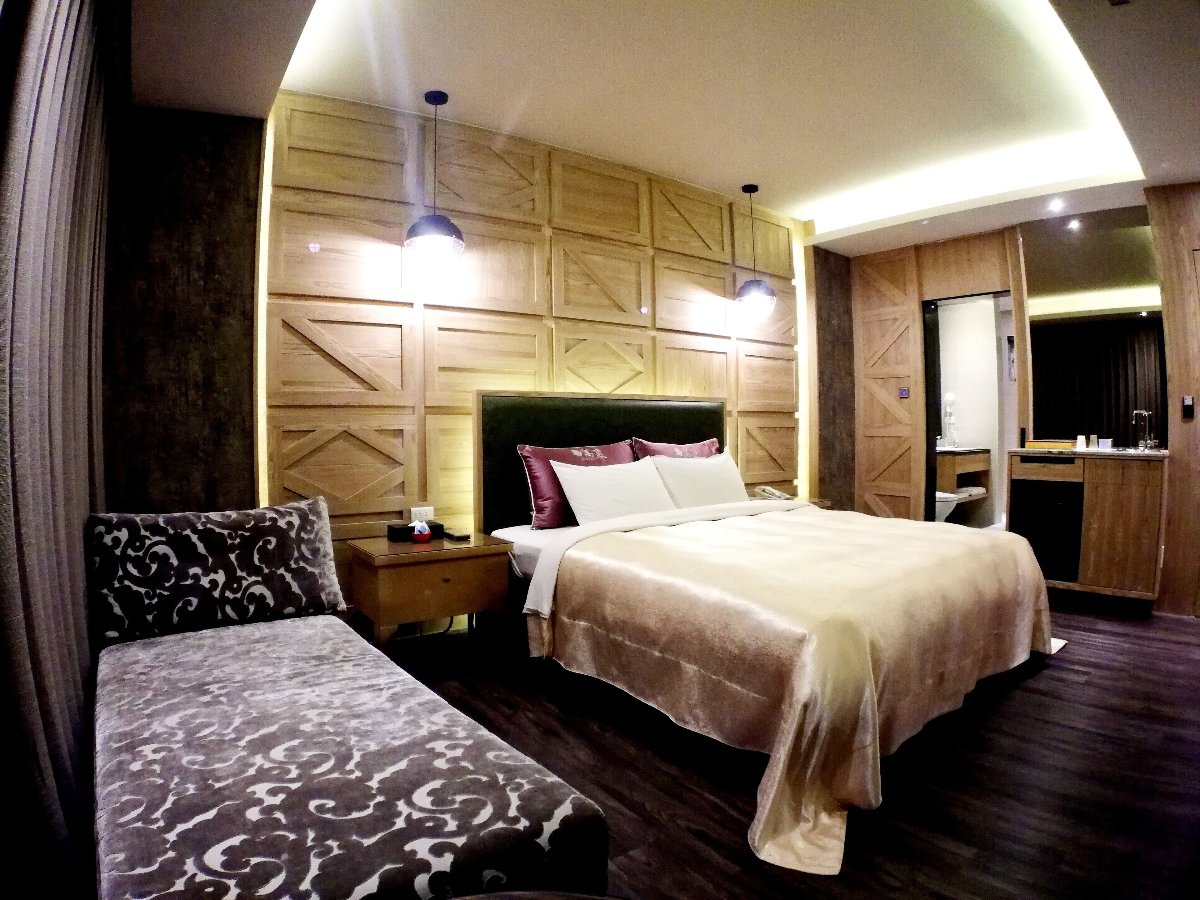 classic double room | individually decorated, blackout curtains, soundproofing, free wifi