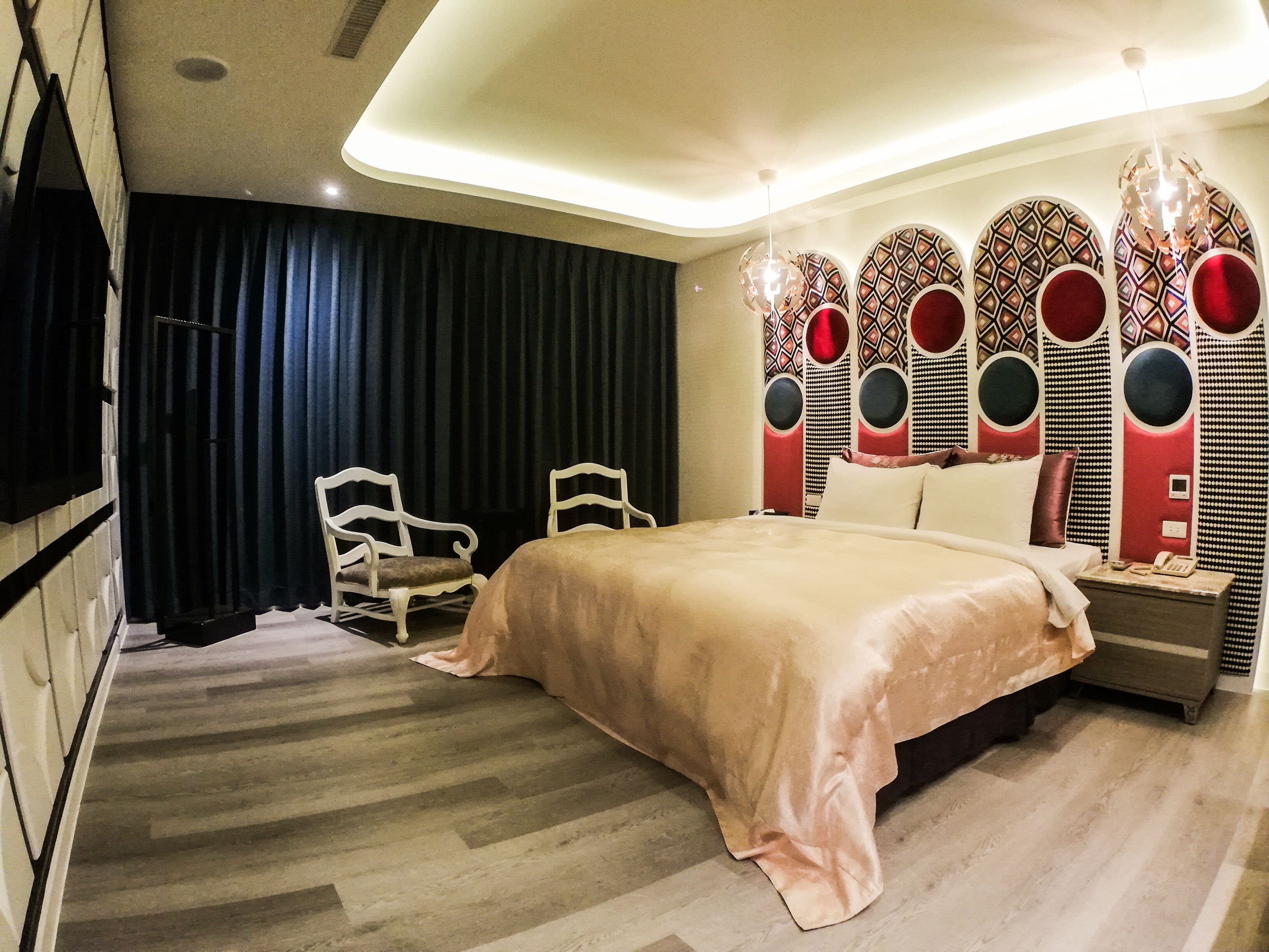 deluxe double room | individually decorated, blackout curtains, soundproofing, free wifi