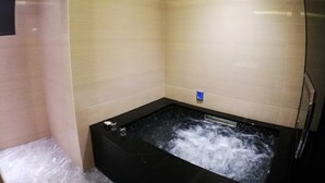 클래식 더블룸 | 분사식 욕조