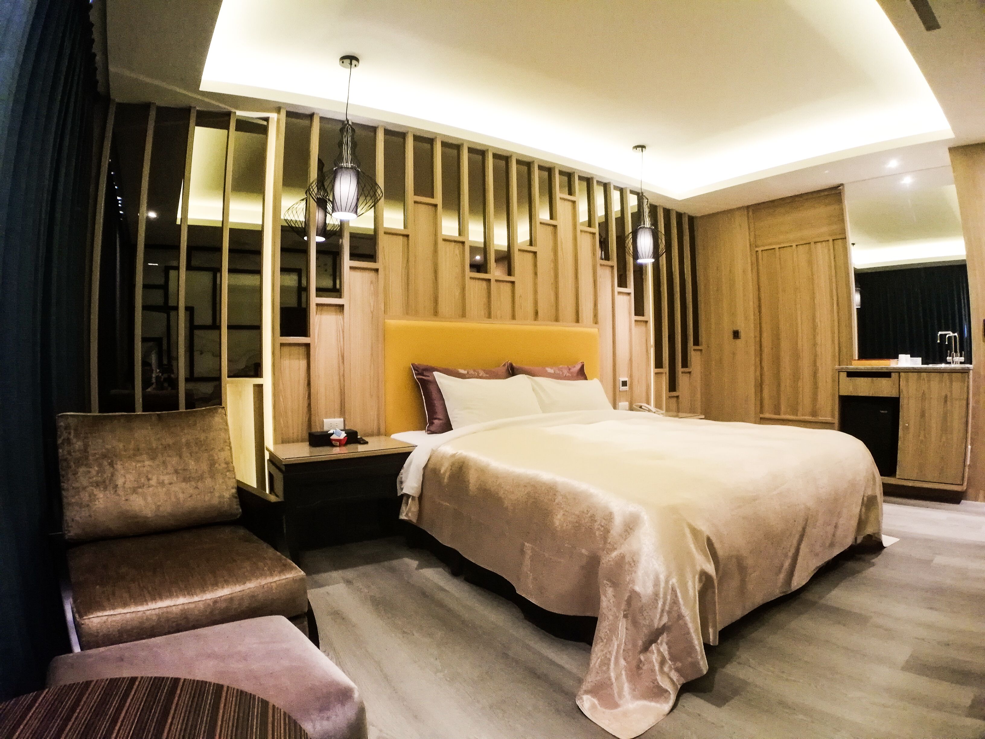 deluxe double room | individually decorated, blackout curtains, soundproofing, free wifi