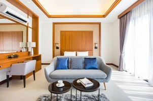 4-Bedroom Villa with Private Pool | 4 bedrooms, in-room safe, desk, blackout drapes