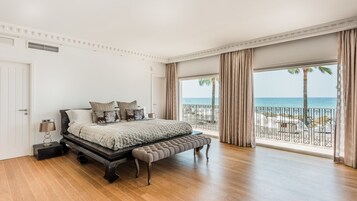 Frette Italian sheets, premium bedding, memory-foam beds, in-room safe