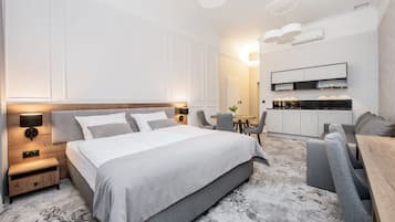 1 bedroom, premium bedding, in-room safe, desk