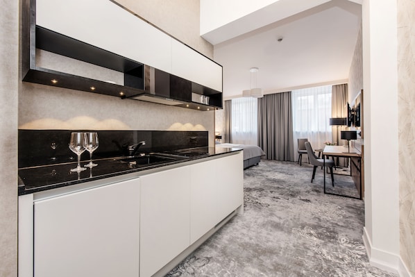 Kühlschrank, Herdplatte, Geschirrspüler