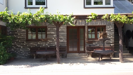 Exterior detail. Hotel Pension Winzerhaus
