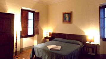 Villa, camere multiple | 7 camere, ferro/asse da stiro, culle/letti per bambini (gratuiti)