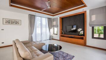 3-Bedroom Villa with Private Pool | Living area | 32-inch flat-screen TV with digital channels, LED TV, Netflix