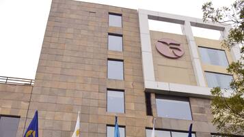 A building with a sign reading "FORTUNE AVENUE JALANDHAR MemberITC's hotelgroup".