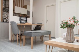 Apartment | Living area | 43-inch LCD TV with satellite channels, TV