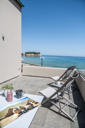Suite Supérieure, balcon, en front de plage | Draps en coton égyptien, literie de qualité supérieure, surmatelas