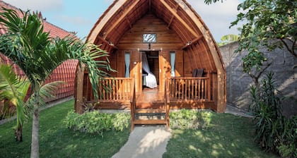 Made Taro Menjangan Homestay