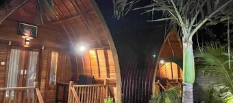 Made Taro Menjangan Homestay