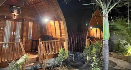 Made Taro Menjangan Homestay