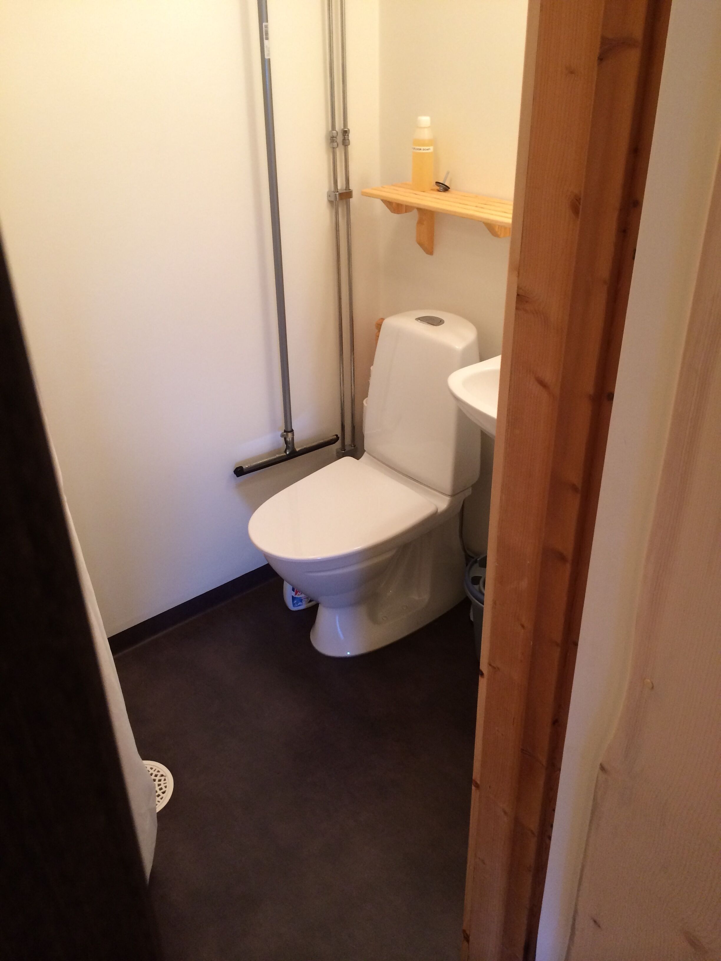 cottage | bathroom | shower, towels