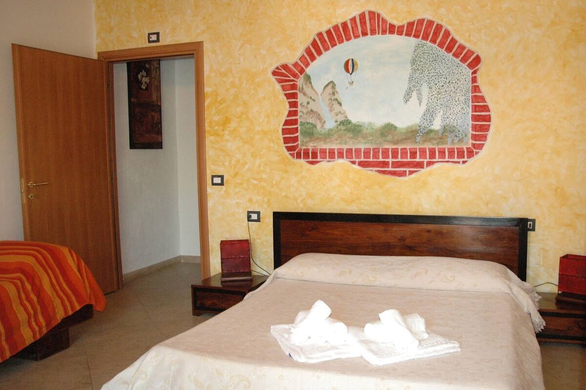 Blackout curtains, rollaway beds, free WiFi, bed sheets