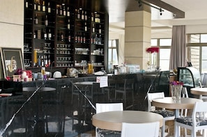 Petit déjeuner composé de spécialités régionales compris tous les jours