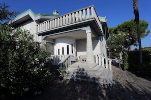 Villa, 4 Bedrooms, Hill View | Terrace/patio - Villa Rosa (Petriolo)