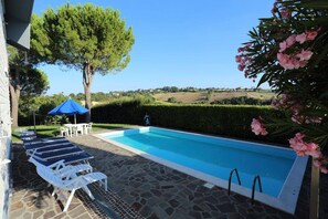 季節限定屋外プール