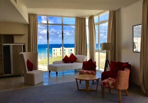 Egyptian cotton sheets, premium bedding, Select Comfort beds, minibar