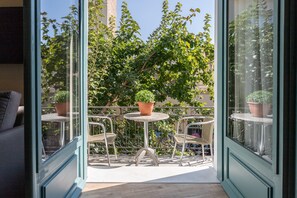 Deluxe Apartment, City View - Ancient Agora Apartments (Athens)