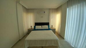 5 habitaciones, escritorio, tabla de planchar con plancha y wifi gratis 