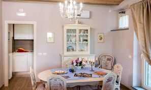 Huis, 6 slaapkamers | Dineren in de kamer