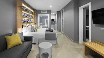 1 dormitorio, minibar, escritorio y cortinas opacas
