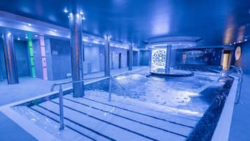 Sauna, boblebad, dampbad, hot stone-massage, deep tissue-massage