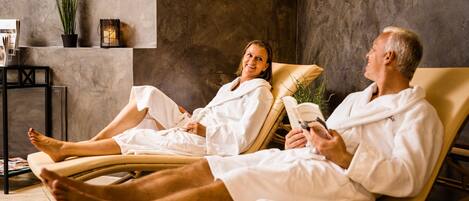 Perawatan tubuh, pijat dengan batu panas, dan pijat jaringan dalam