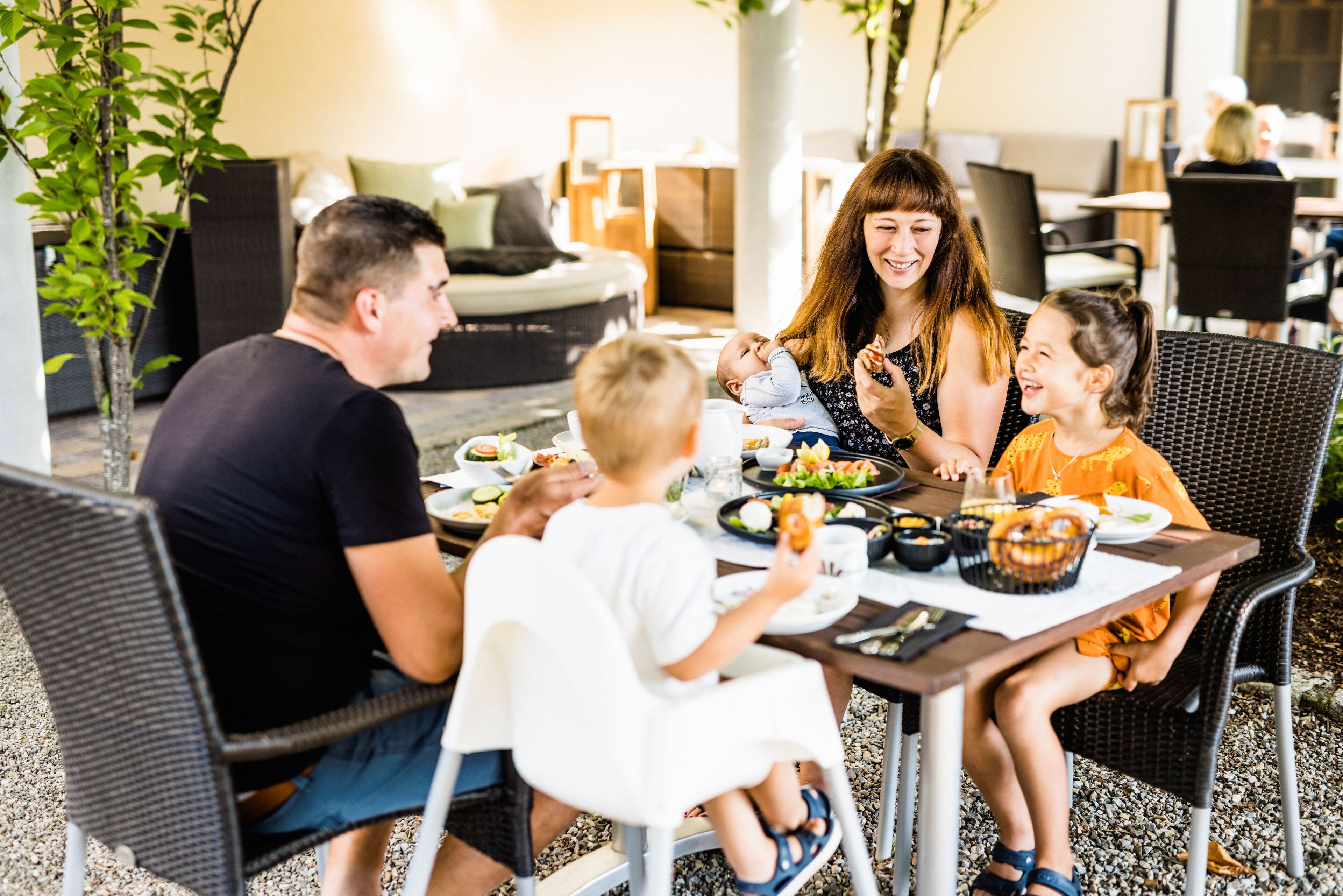 free daily cooked-to-order breakfast