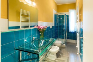 House, 4 Bedrooms, Private Pool | Bathroom sink