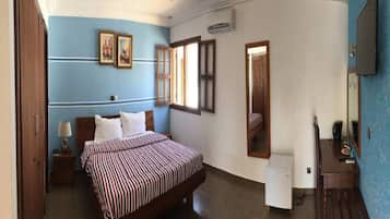 Superior Room, 1 Queen Bed, Non Smoking | Premium bedding, desk, iron/ironing board, free WiFi