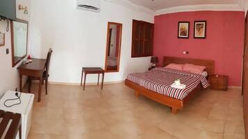 Superior Room, 1 Queen Bed, Non Smoking