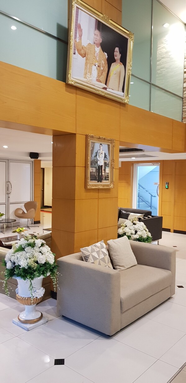 Lobby sitting area - Sena house Paholyothin30 (Bangkok)